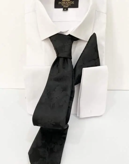 Chemise blanche avec cravate noire élégante